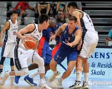 热门球队遭遇劲敌，惊险胜出晋级(热门球队遭遇劲敌,惊险胜出晋级赛)